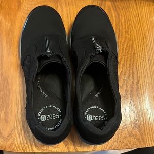 Bzees black zipper tennis shoes 9.5M comfortable